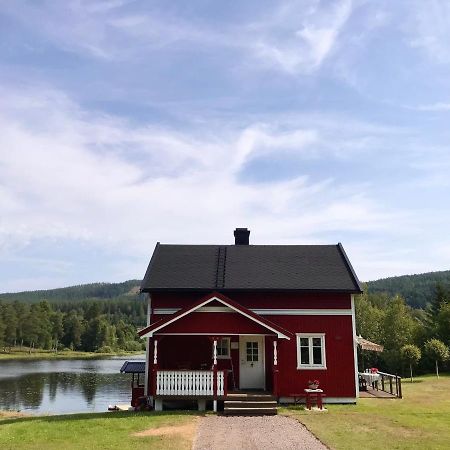 Villa Granhede -Sjoelaege Med Badtunna, Eldstad Med Mera Torsby Exterior foto