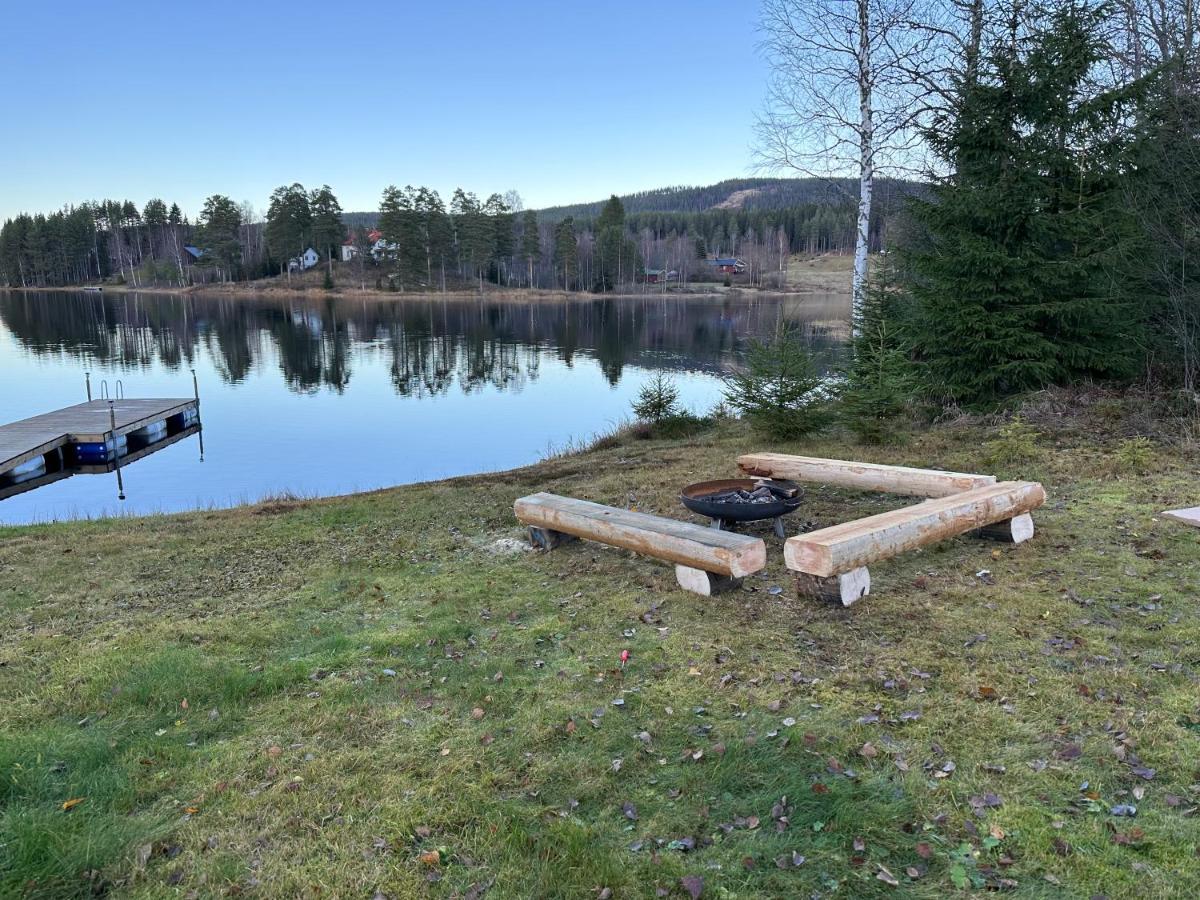 Villa Granhede -Sjoelaege Med Badtunna, Eldstad Med Mera Torsby Exterior foto