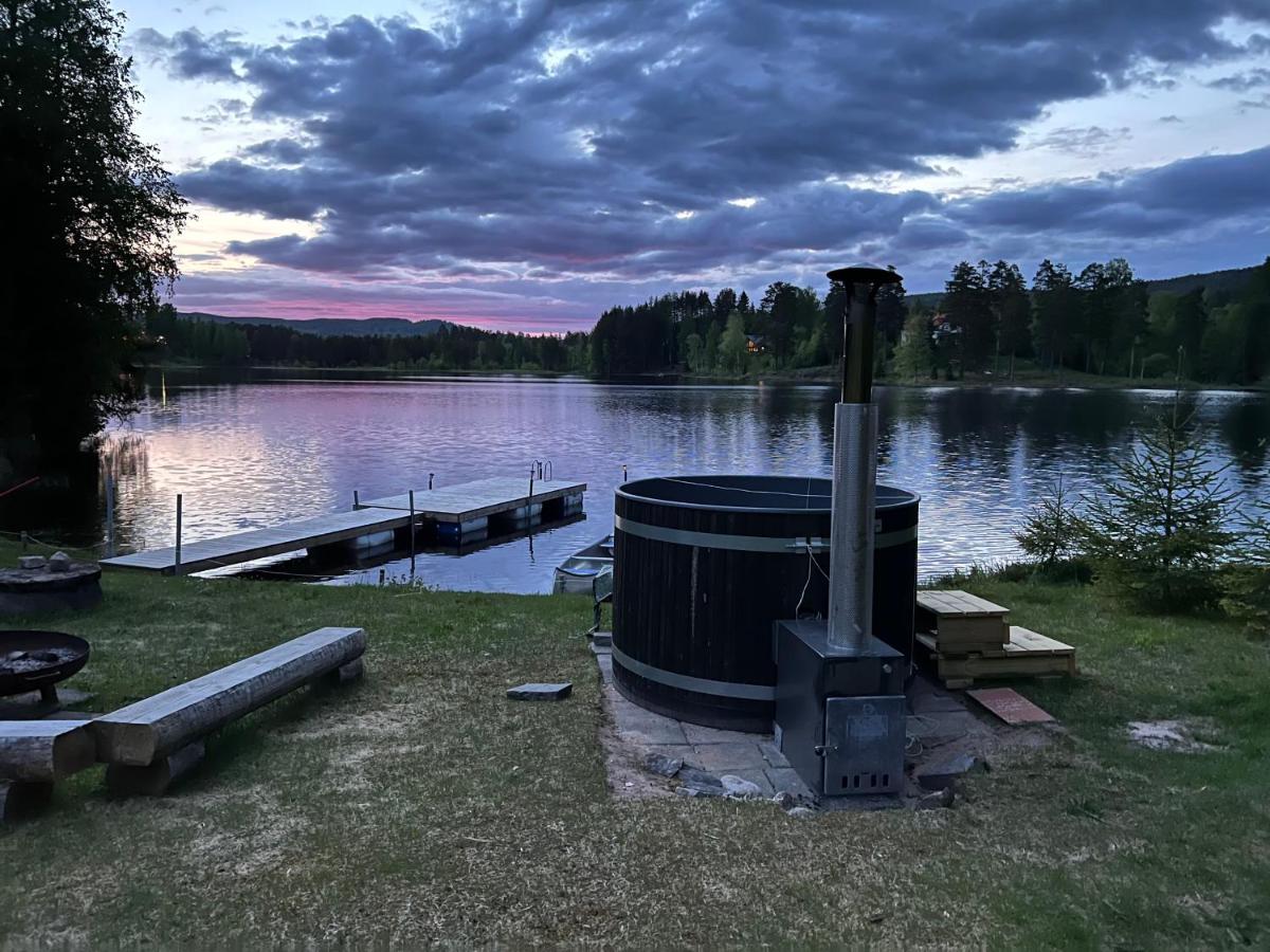 Villa Granhede -Sjoelaege Med Badtunna, Eldstad Med Mera Torsby Exterior foto